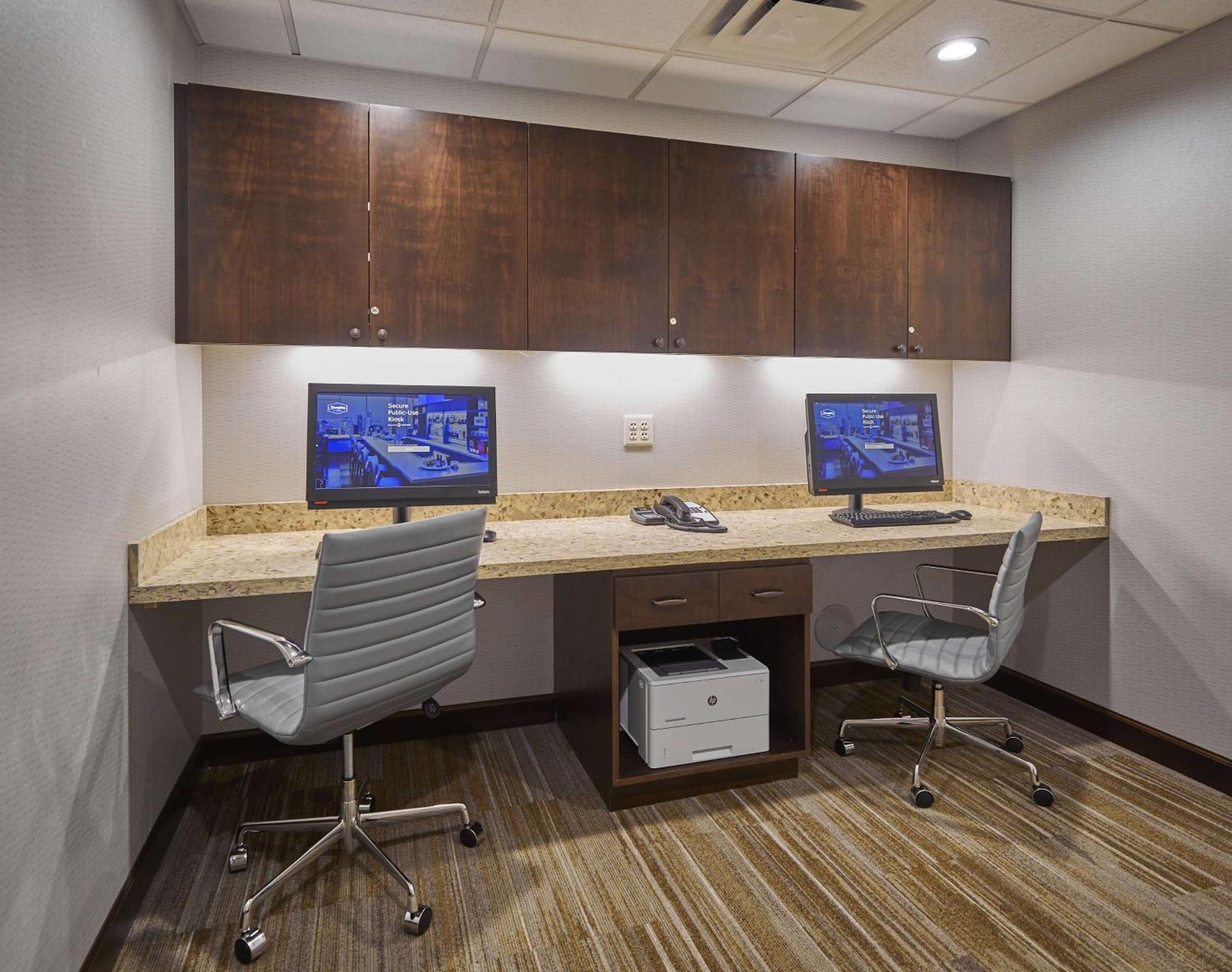 Hampton Inn & Suites Roseburg Extérieur photo